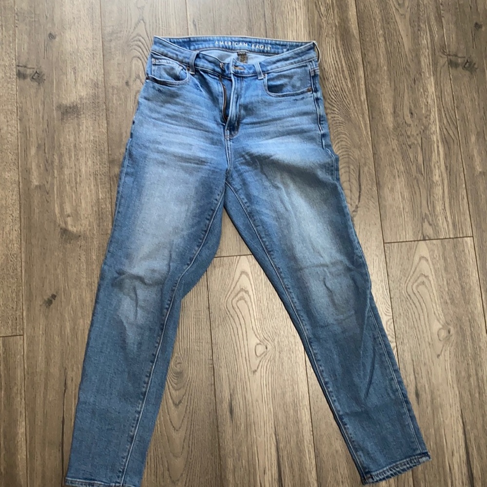American Eagle Mom Jean